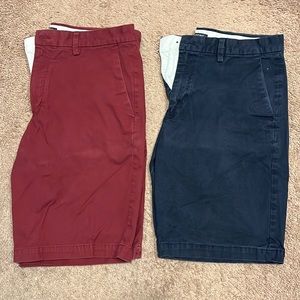 (2) BANANA REPUBLIC EMERSON SHORTS SIZE 34